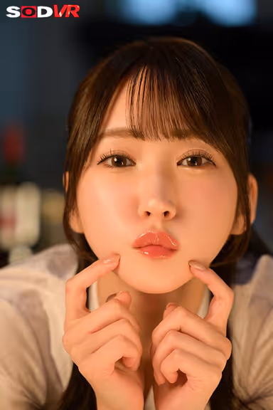 【VR】【8K】アヒル口ヘベレケ痴女の後輩ちゃん。「飲んだら大人っぽいベロKISS魔になって超接近キス＆唾液交換しちゃうんだよ。」 依本しおり gallery