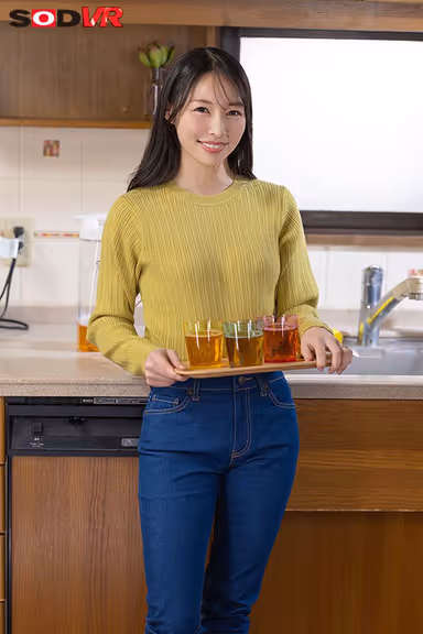 【VR】【8K】玉井晴香 初VR 綺麗すぎる友達のお母さんは、息子ほど歳の離れたチ×ポにも簡単にイカされてしまう‘敏感すぎるオンナ’でした。 gallery
