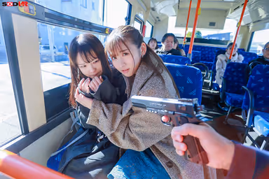 VR】【8K】【Ultra-Real Experience】Bus hijacking VR *7 victims: college girl / mother and daughter / female student / housewife gallery