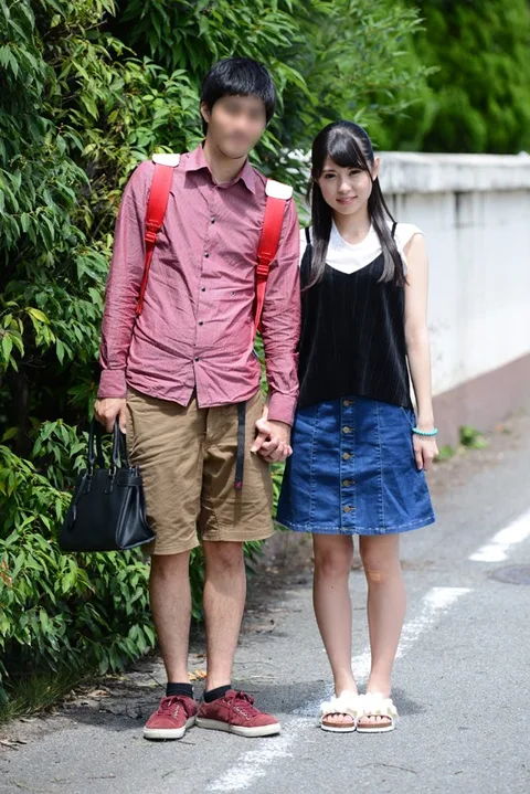 Long Length VR! Loving Boyfriend Is 30 cm Away On The Other Side Of The Mirror! Your Special Girlfriend Doesn't Disappoint In This Couple's Edition Of Magic Mirror Number Featuring A Threeway With A Creampie Finish! gallery