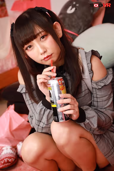 [VR] She Is A Landmine Idol That Likes Me Too Much - Minami Haruka gallery