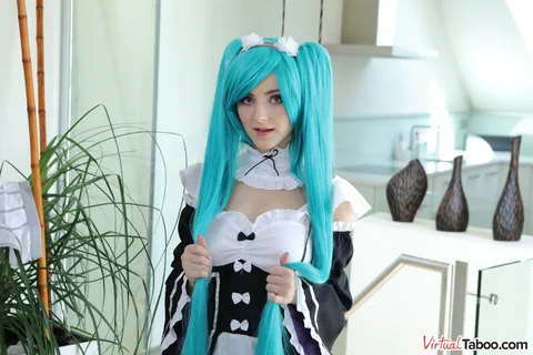 Cosplay All The Way: Sis Gets A Creampie gallery