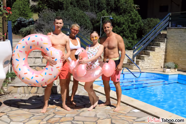 Hot Family Summer gallery