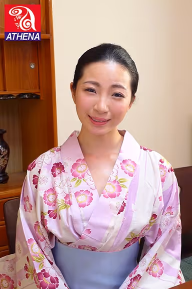 [VR] Beautiful Married Woman Tempts Husband's Employee In Bathrobe Urara Matsu gallery