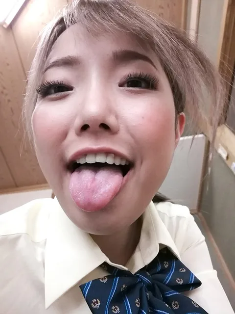 (VR) Perverted Female Body Manual Fetish VR Full Face Licking With Sticky Dripping Saliva vol. 4 gallery