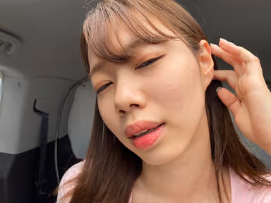 [VR] Under The Blazing Midsummer Sun, She Got All Sweaty Inside The Cramped Car And Had Wild And Wanton Car Sex With You. Ayame Kinoshita gallery