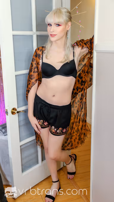 Head To Toe gallery