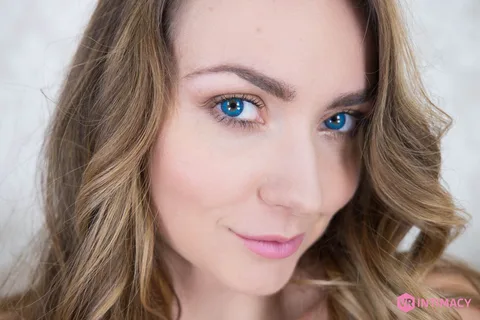 VRI 002 - Very Close Experience gallery