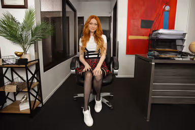 Scarlet Don’t Let You Go' gallery