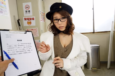 [VR] The Tables Are Turned Within Minutes!? The Teary-Eyed Married Woman Who Was Caught Shoplifting Suddenly Turns Into A Slut, Arrogantly Negotiating Reverse R**e, As Soon As The Security Guard Walks Out Of The Room. Tsubasa Hachino gallery
