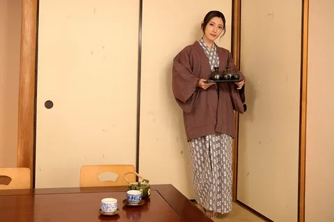 (VR) Sex With My Beautiful Younger Coworker On A Work Trip Where We Can't Make A Sound... Isn't It Dangerous To Fuck Raw During The Company Party? Kana Morisawa gallery